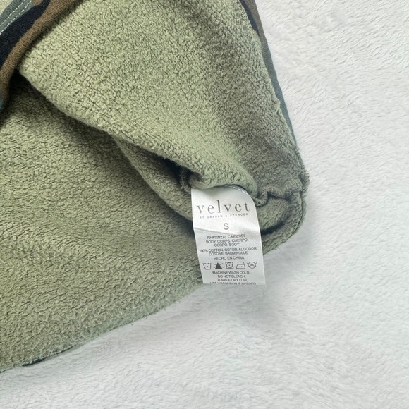 Velvet by Graham & Spencer Anthropologie Camo Puff Sleeve Sweatshirt Top Small - Picture 4 of 4